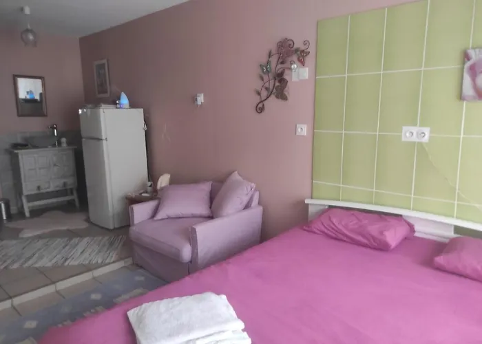 Spatieuse Avec Grand Lit. * Aspet