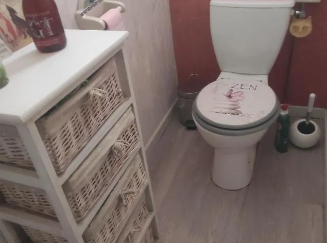 Spatieuse Avec Grand Lit. *