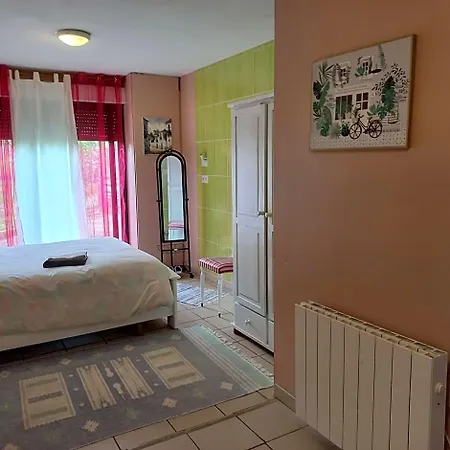 Bed & Breakfast Spatieuse Avec Grand Lit.