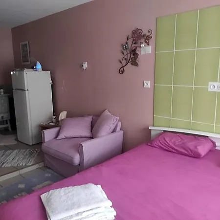 Spatieuse Avec Grand Lit. Bed & Breakfast