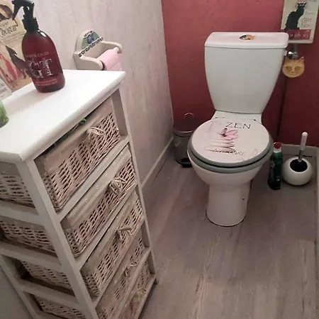 Spatieuse Avec Grand Lit. * Aspet