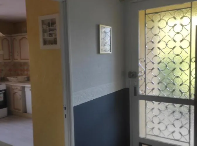 Spatieuse Avec Grand Lit. Bed & Breakfast Aspet